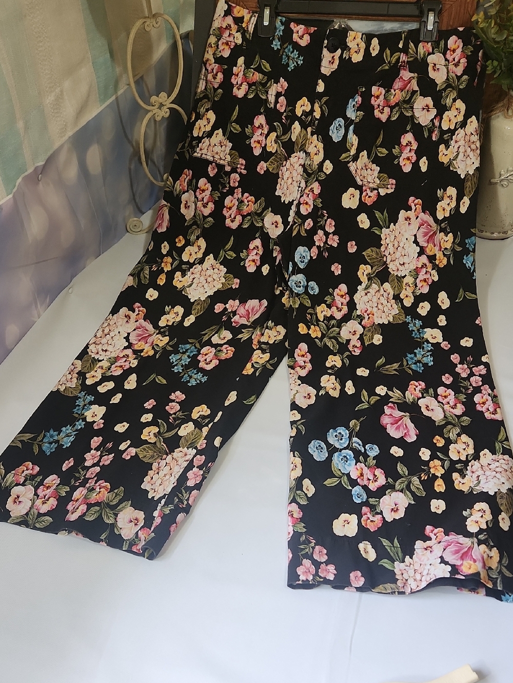 Floral Wide-Leg Women’s Pants - Black Multi